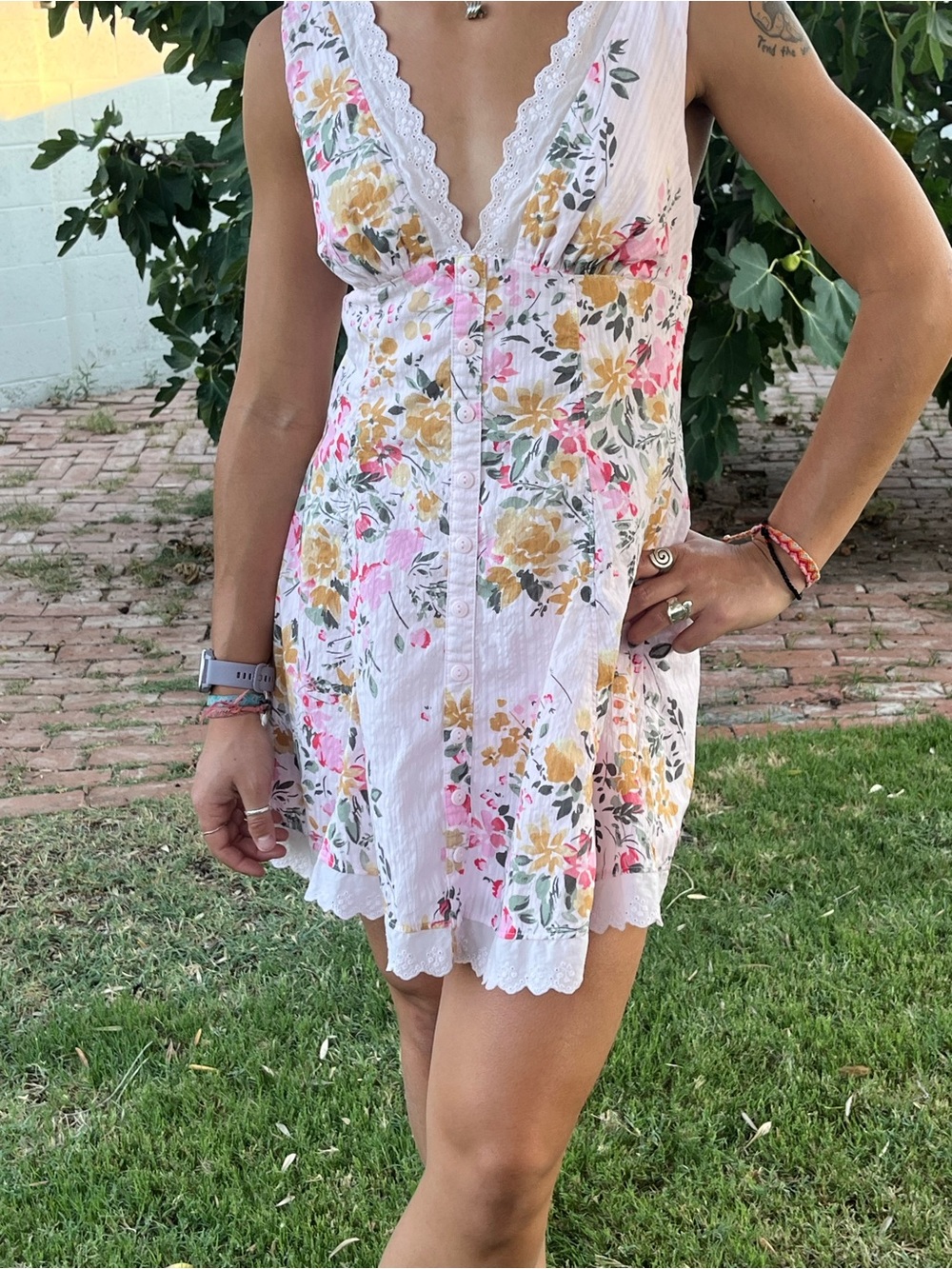 Wild Fable Floral Mini Sundress. Sz M. Straps with button front. Lace trim - Picture 1 of 8